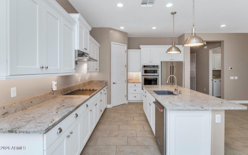 6919 E Russell St-large-013-037-6919 E R