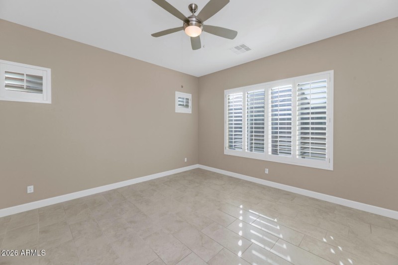 6919 E Russell St-large-014-035-6919 E R