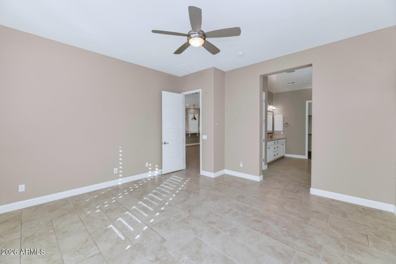 6919 E Russell St-large-015-036-6919 E R