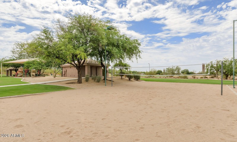 6919 E Russell St-large-036-004-6919 E R