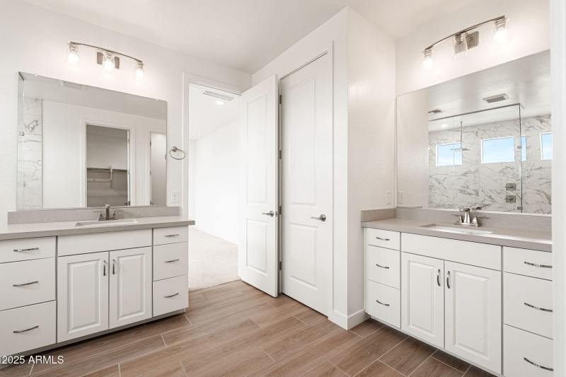 1458 E Lodgepole Dr - 14