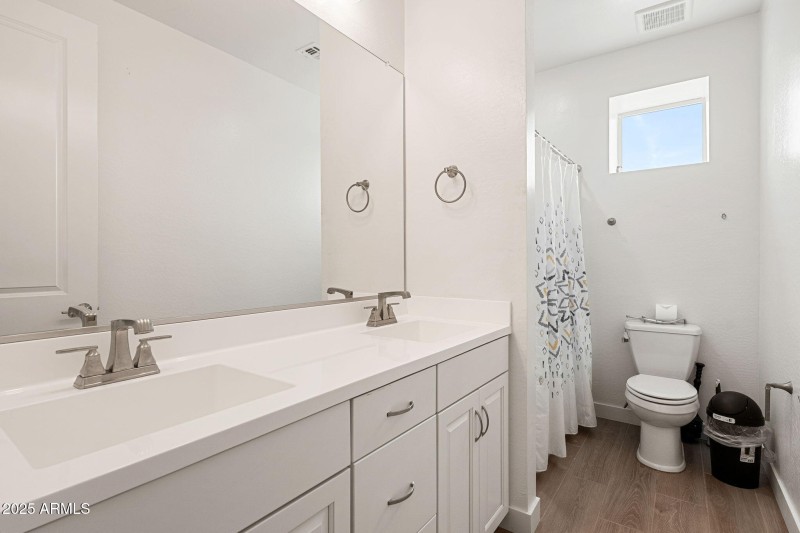 1458 E Lodgepole Dr - 20