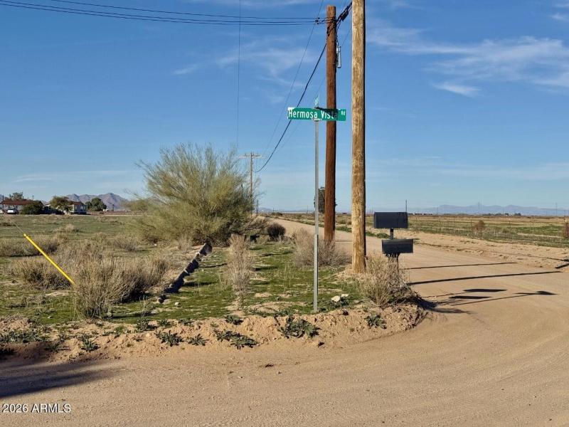 Hermosa Vista and Roughcut Rd
