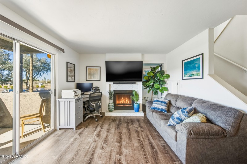 2_002_dsc_2561_with_fire