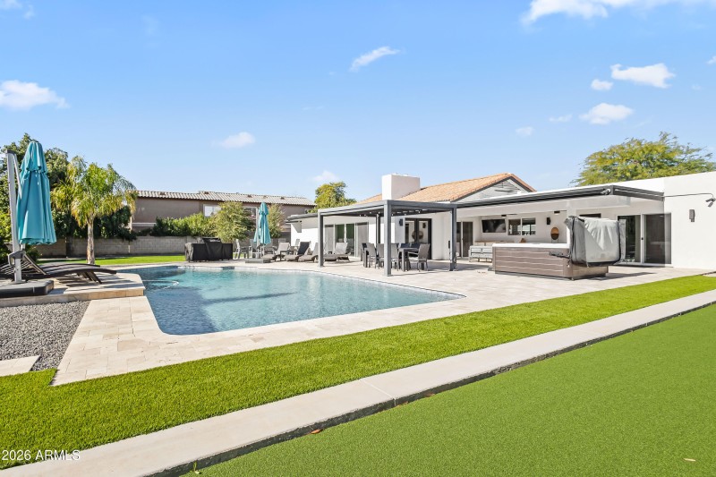 Spectacular Entertainers Yard