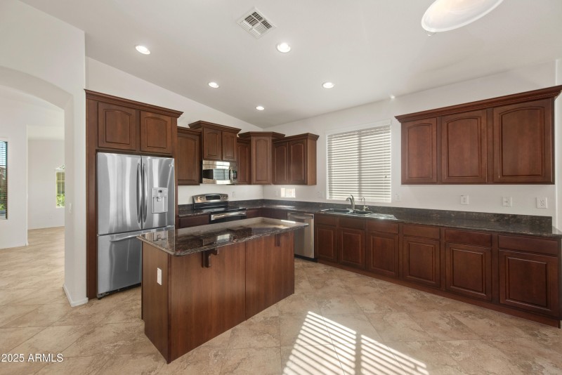 18222-E-la-Posada-Ct-11