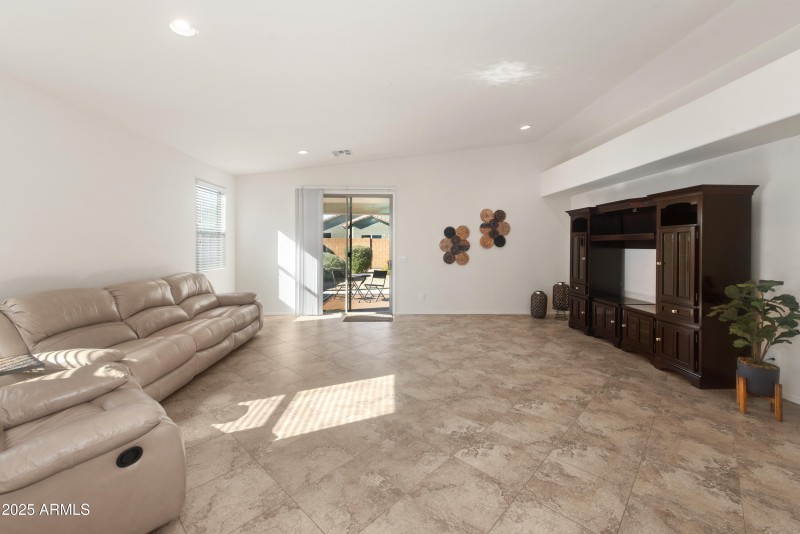 18222-E-la-Posada-Ct-16