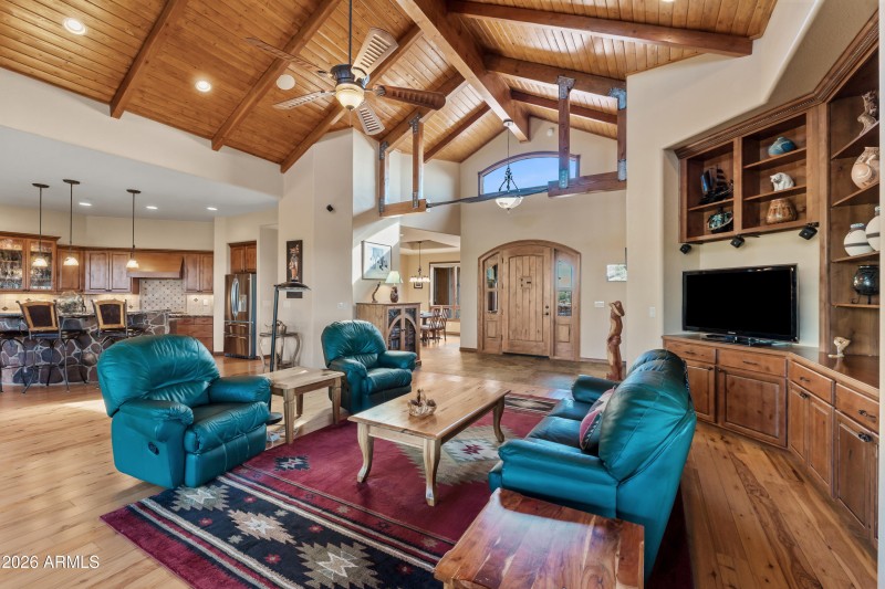 14-Living Room (3)