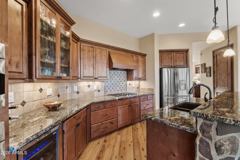 17-Kitchen (2)