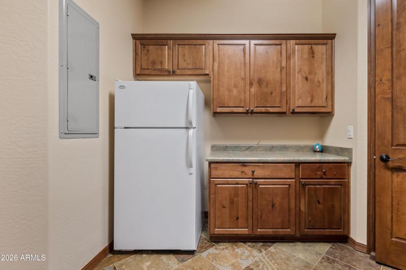 32-Laundry Room (2)