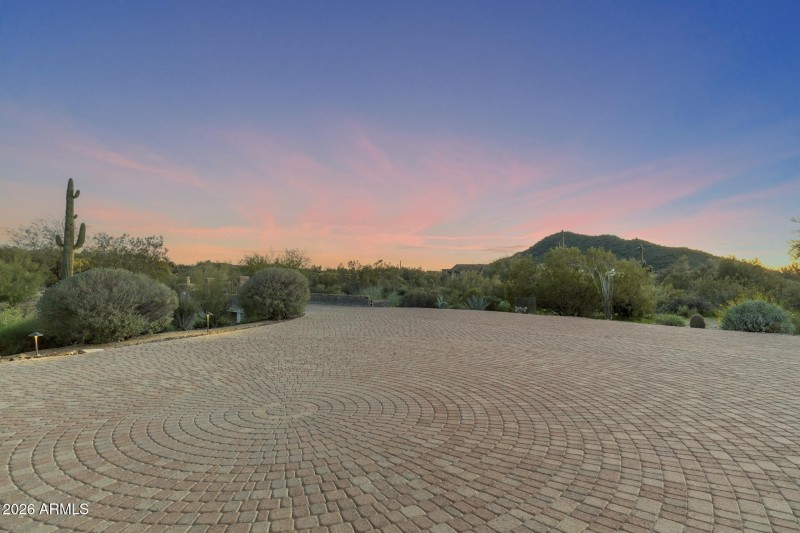 Stunning Mountain & Sunset Views