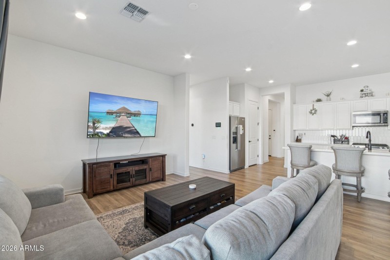 7-web-or-mls-W Montecito Ave-S1501-008