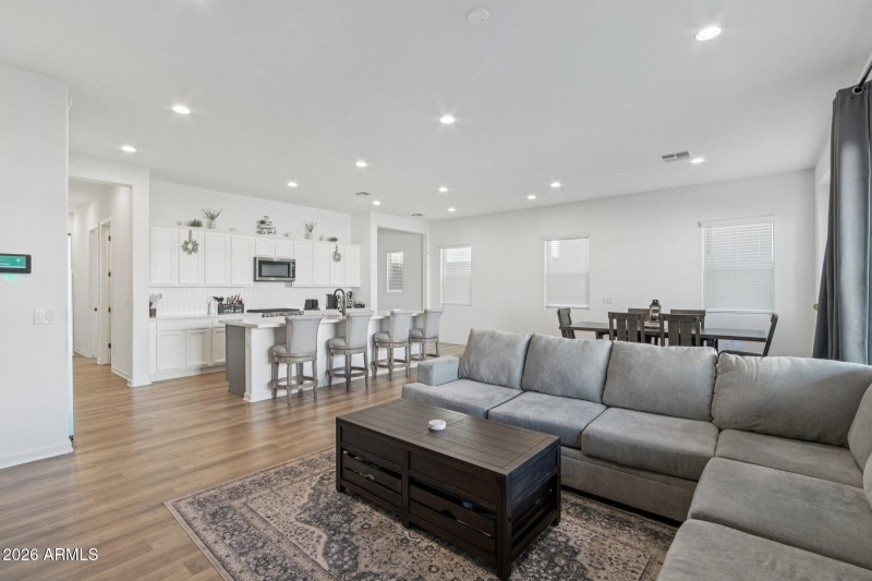 8-web-or-mls-W Montecito Ave-S1501-009