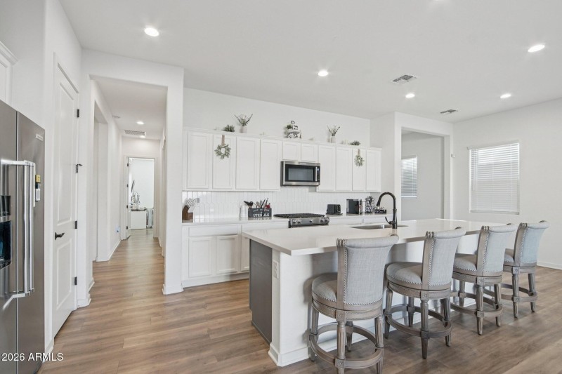 10-web-or-mls-W Montecito Ave-S1501-011