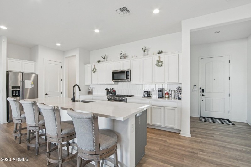 11-web-or-mls-W Montecito Ave-S1501-012