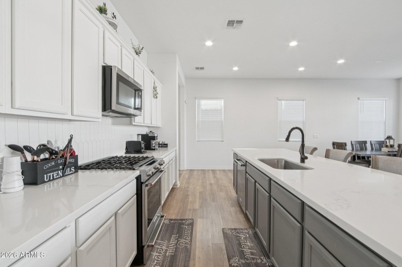 13-web-or-mls-W Montecito Ave-S1501-014