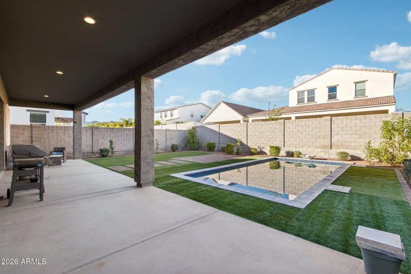 25-web-or-mls-W Montecito Ave-S1501-026