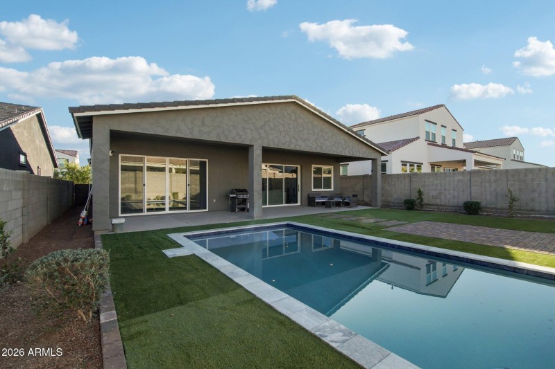 33-web-or-mls-W Montecito Ave-S1501-029