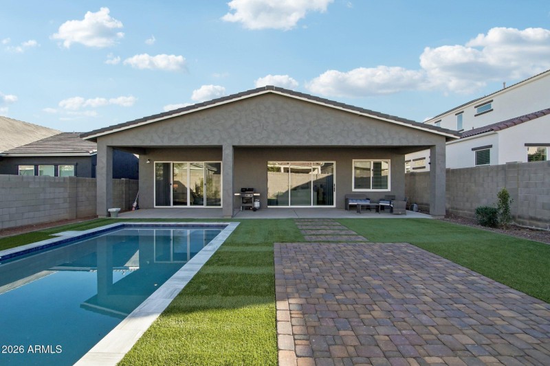 34-web-or-mls-W Montecito Ave-S1501-031