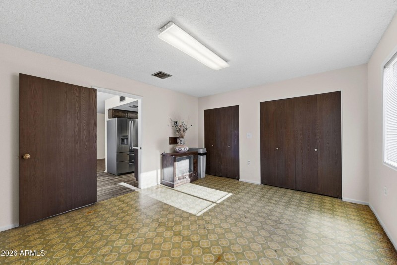 Bonus Laundry room or Office