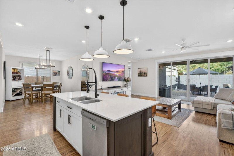 12-web-or-mls-1000018074