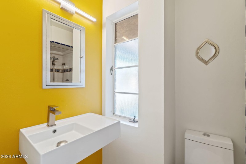 3215 E Missouri Ave, Phoenix 85018