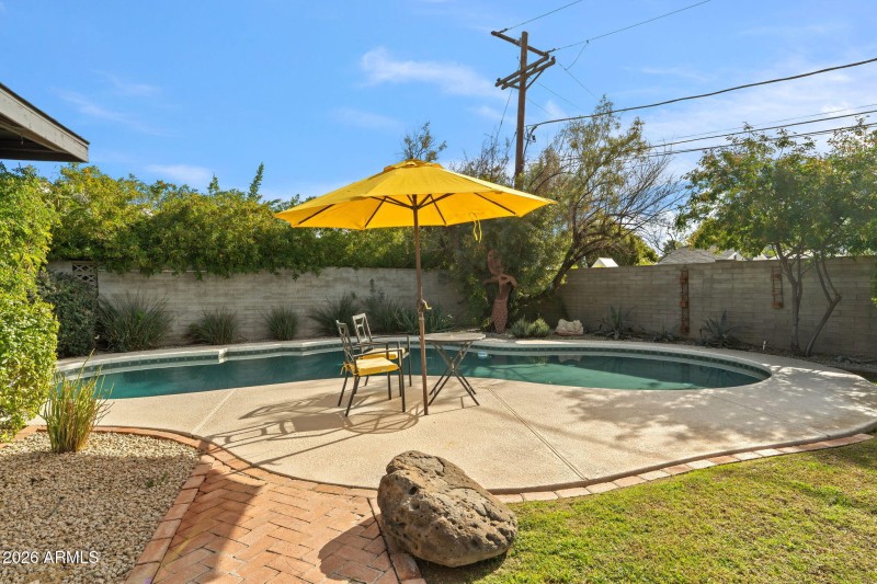 3215 E Missouri Ave, Phoenix 85018