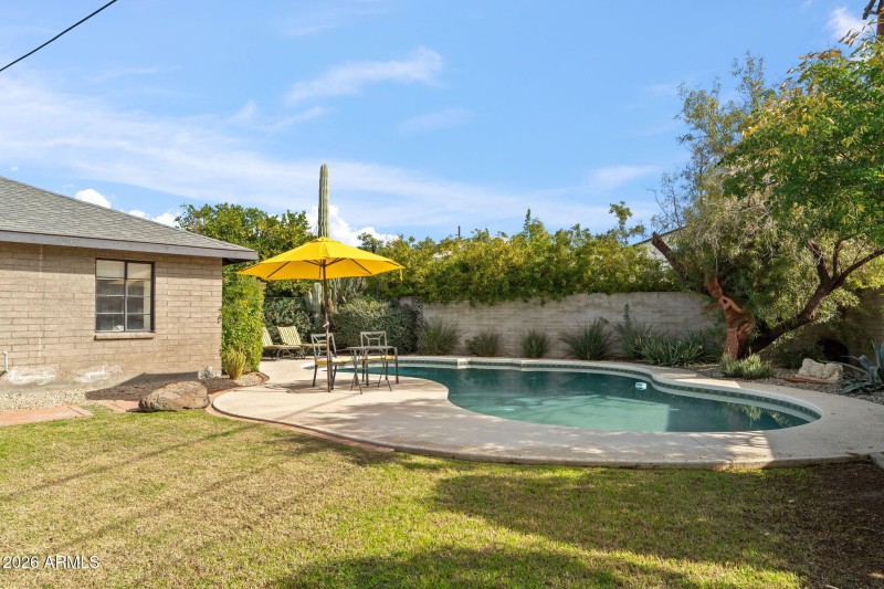 3215 E Missouri Ave, Phoenix 85018