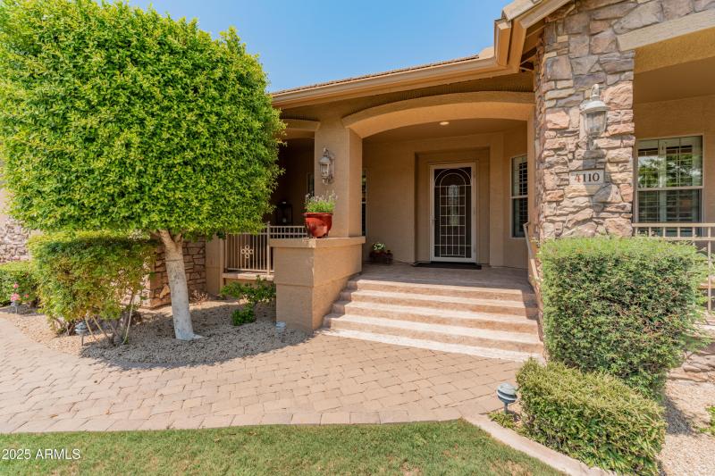 4110 W Oraibi Dr-57 (3).jpg front porch