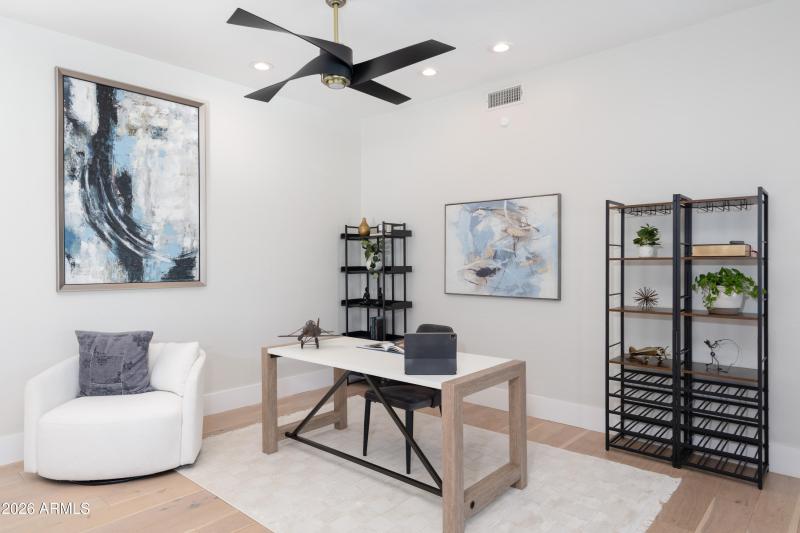 W Lynx Way (1782)-13