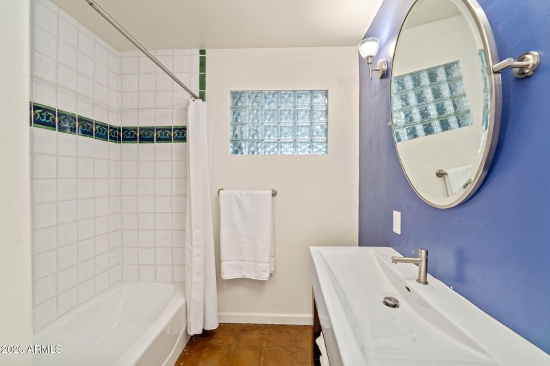 3215 E Missouri Ave, Phoenix 85018