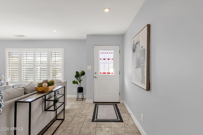 6-web-or-mls-8520-e-plaza-ave