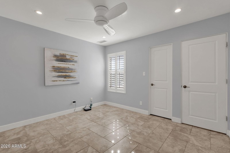 20-web-or-mls-8520-e-plaza-ave