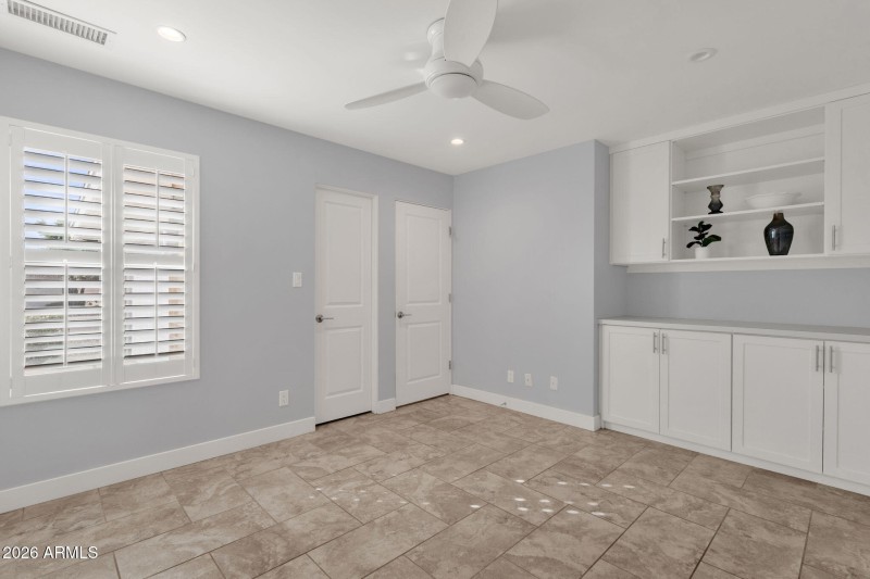 21-web-or-mls-8520-e-plaza-ave