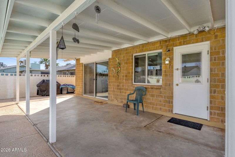 29-web-or-mls-8520-e-plaza-ave