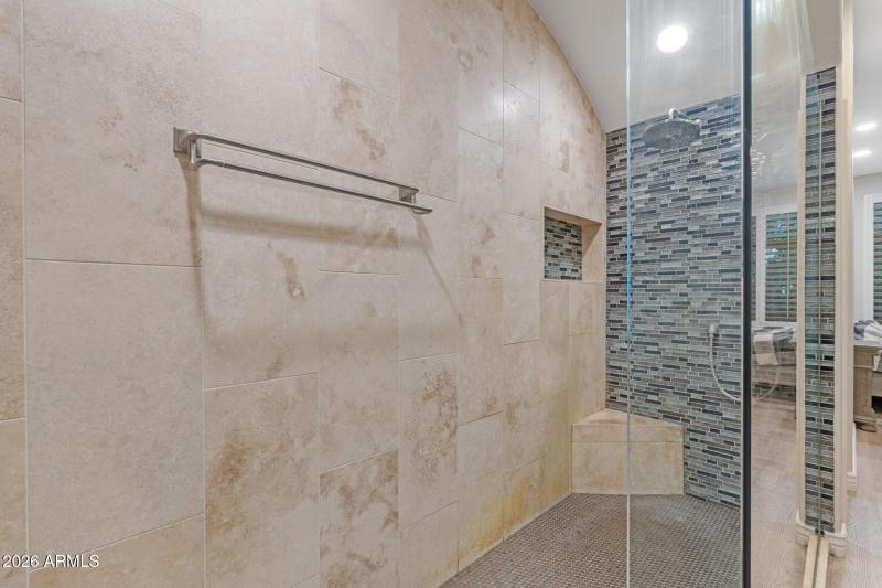 18-web-or-mls-14450-n-thompson-peak-pkwy