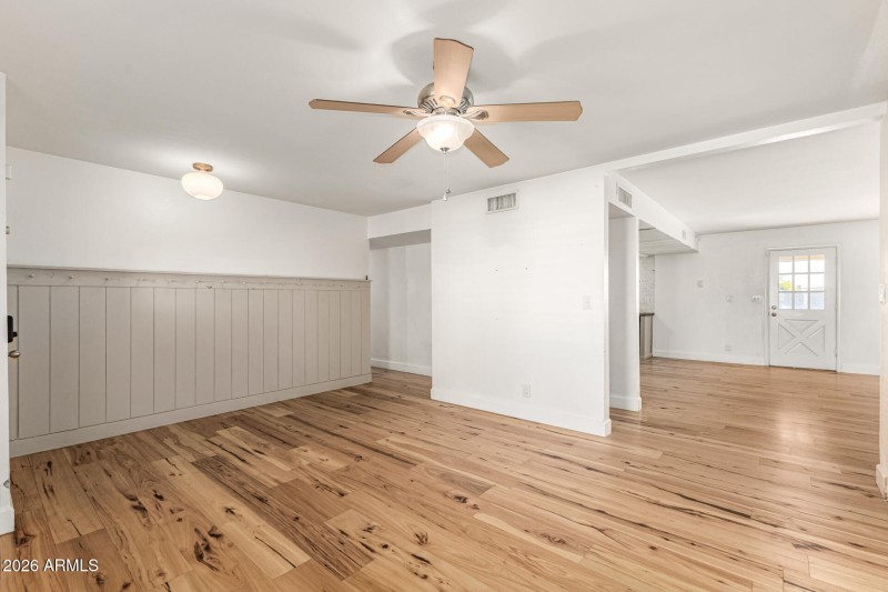 receving room to dinning room