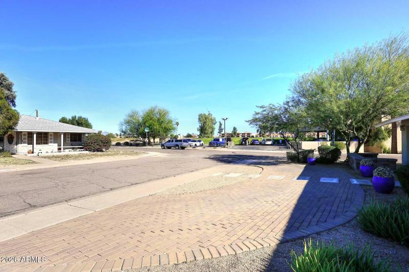 Pavered Cicular Driveway