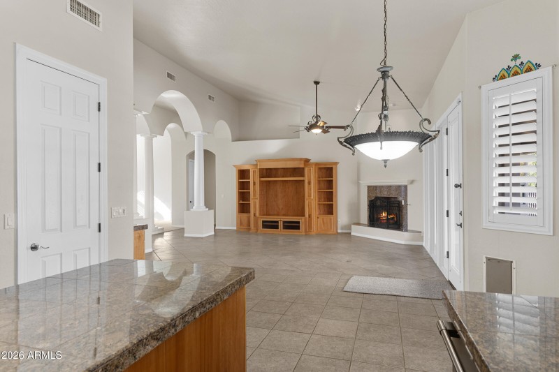 2656 Vía de Arboles-21