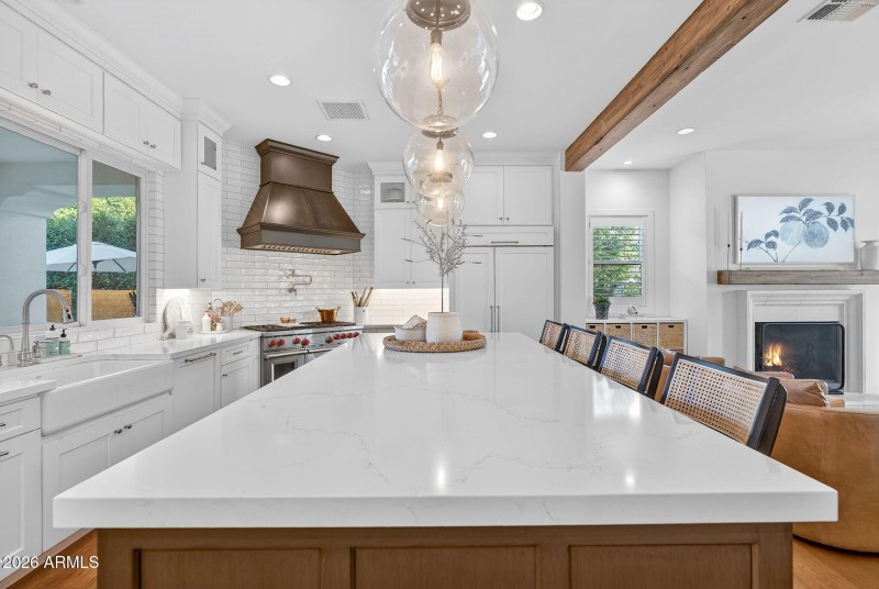 22-web-or-mls-14- E Crittenden Ln