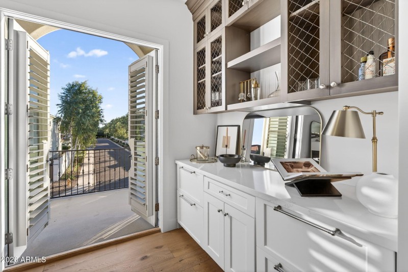 39-web-or-mls-62- E Crittenden Ln