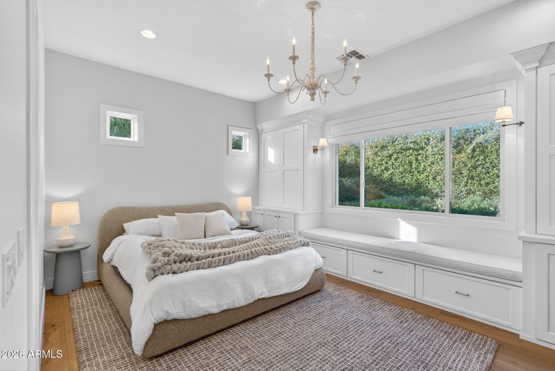 56-web-or-mls-27- E Crittenden Ln