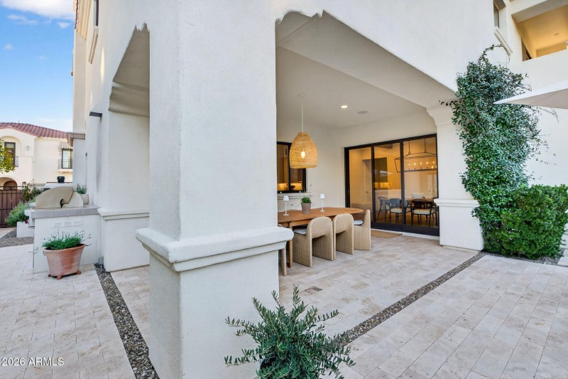 96-web-or-mls-90- E Crittenden Ln