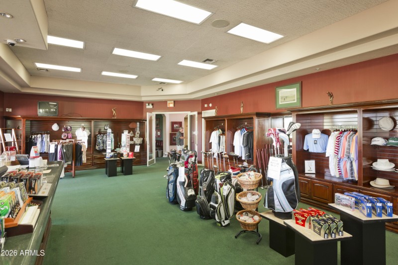 13 Oakwood Golf Pro Shop