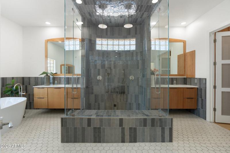 52-web-or-mls-DSC09809 copy