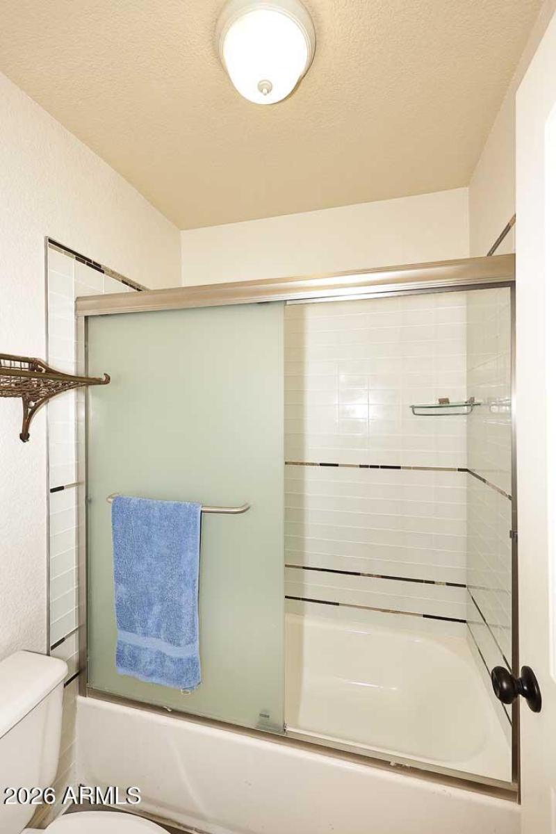 3rd Guest Bedroom-Ensuite Tub