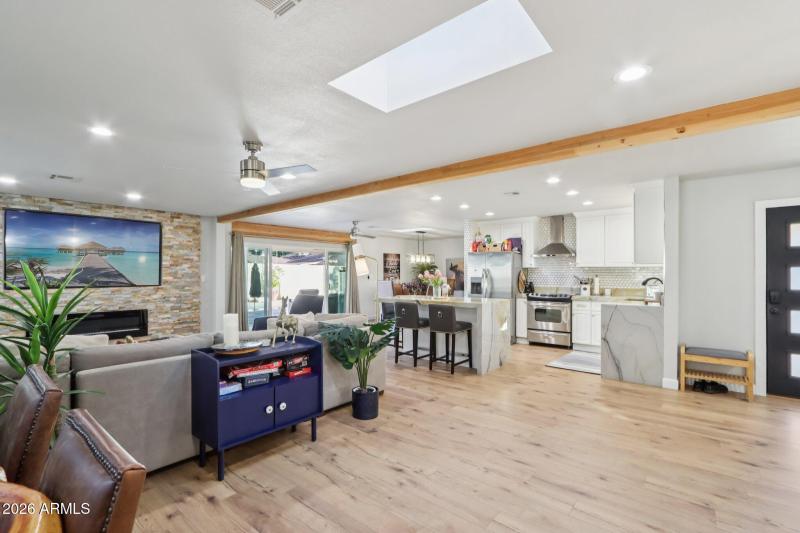 18-web-or-mls-N 82nd St-S1601-018