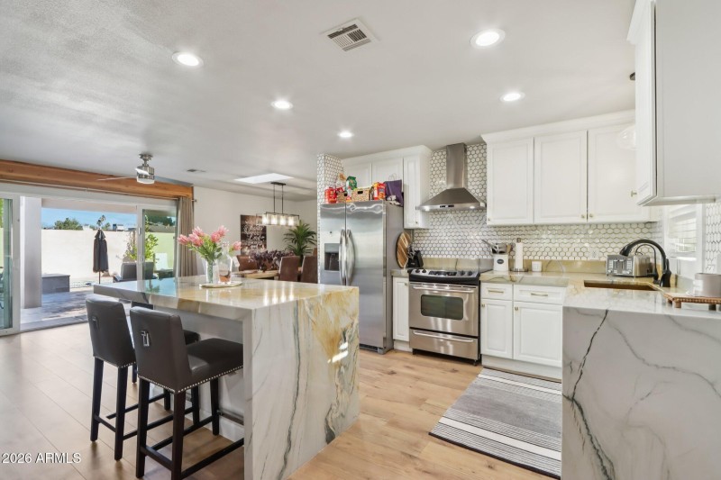 20-web-or-mls-N 82nd St-S1601-020