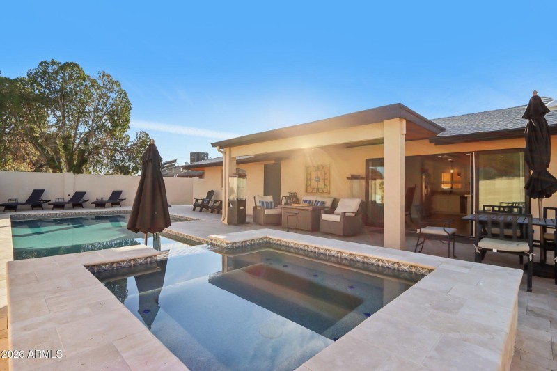 42-web-or-mls-N 82nd St-S1601-042