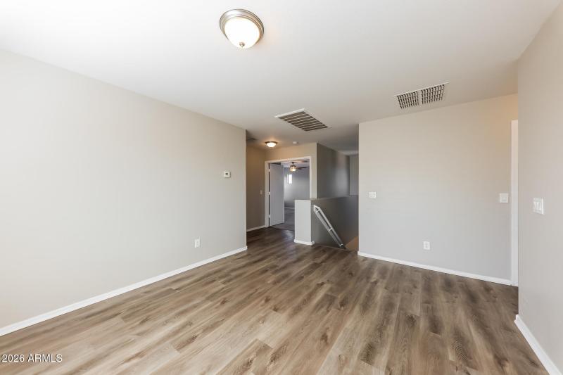 010-photo-family-room-14939132